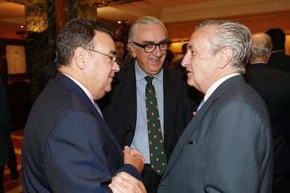 Antonio Llarden, presidente de Enagas, Marcos Peña, presidente del CES y José María Marín, presidente de la CNMC en el Foro Cinco Días.