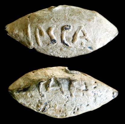 Projectile with the inscriptions "Ipsca" and "Caesar" found in Montilla, Spain.