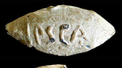 Proyectil con las inscripciones Ipsca y César hallado en Montilla.