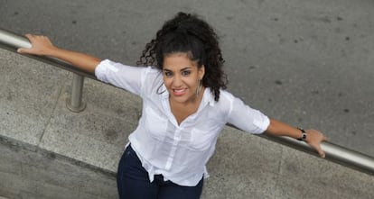 La cantante uruguaya Julieta Rada en la plaza madrile&ntilde;a de Santo Domingo.