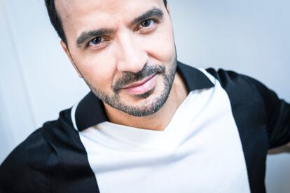 Luis Fonsi presenta una gira que conmemorará su vigesimoquinto aniversario musical y que arrancará con un concierto especial el 16 de febrero en el WiZink Center de Madrid.