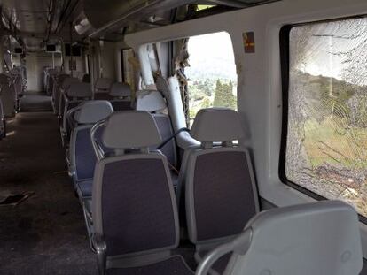 Interior del tren de cercan&iacute;as en el que result&oacute; herido un viajero.