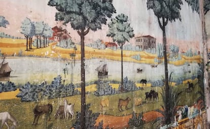 Paisaje mural recién descubierto en las paredes del palacio almagreño de los Torremejía.