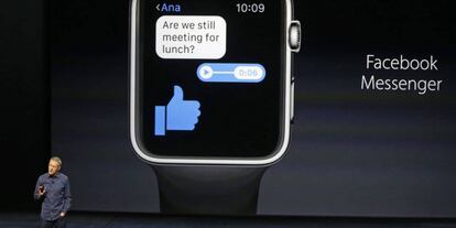 Jeff Williams, jefe de operaciones de Apple, hablando del Apple Watch y el Facebook Messenger.