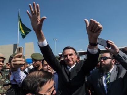 El político ultraconservador obtiene el 46,3% de los votos, frente al 28,8% de Haddad, lo que aboca a Brasil una segunda cita el 28 de octubre y la necesidad de un vuelco radical para evitar el triunfo de la extrema derecha