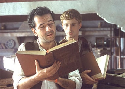 Fotograma de la película 'Al sur de Granada', dirigida por Fernando Colomo.