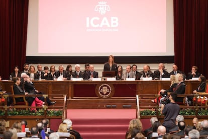 En la imágen, un momento del acto de toma de posesión de la nueva decana del ICAB, Cristina Vallejo.