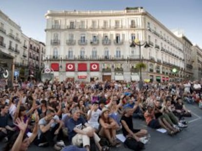 Una asamblea del movimiento 15-M en la Puerta del Sol.