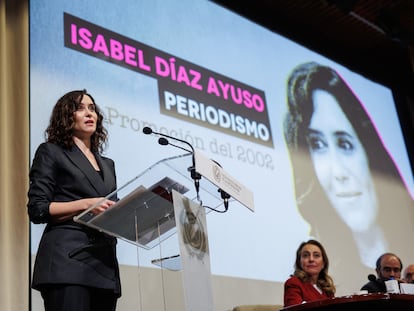 Isabel Díaz Ayuso, al recibir la distinción como alumna ilustre de la Universidad Complutense de Madrid el pasado martes 24 de enero en la Facultad de Ciencias de la Información.
