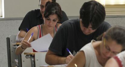 Un grupo de opositores a profesores. 