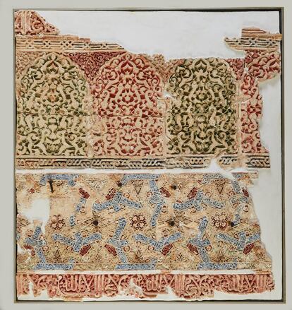 Panel de yesería del período nazarí, Muhammad II, 1273-1309. Procedente del Bahw, dar al-manlaka al-Saida, Generalife.  

