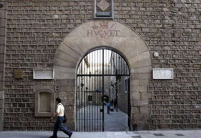 A l’Institut d’Estudis Catalans no hi ha ningú que s’ocupi específicament del col·loquial. 