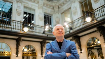 El compositor George Benjamin en la sede de la Fundación BBVA, en el casco viejo de Bilbao, el pasado 20 de junio.