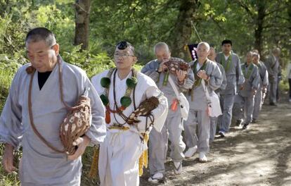 Monjes japoneses de Tanabe y Wakayama realizan un  tramo del Camino de Santiago 