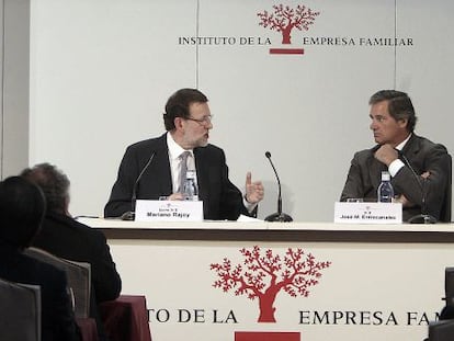 El presidente del Gobierno, Mariano Rajoy, y el presidente del IEF, José Manuel Entrecanales.