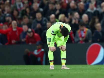 Messi, abatido tras sufrir la derrota frente al Liverpool en la semifinal de la Champions.
