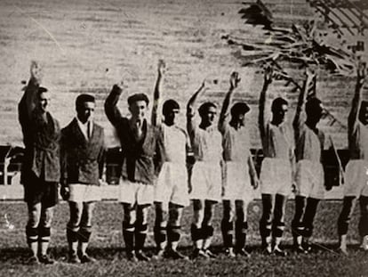 Bruno Neri, terceiro da esquerda para a direita, na inauguração do estádio da Fiorentina.