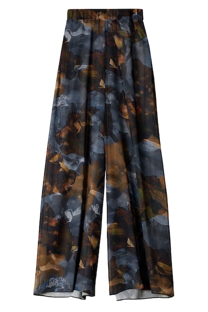 Pantalones de pata ancha con print floreado en azul y marrón, de H&M (39,95 euros).