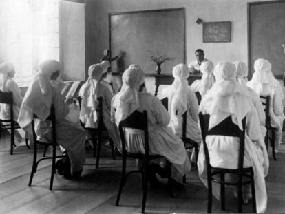 Escuela de Enfermeras de Santa Madrona, en 1921.