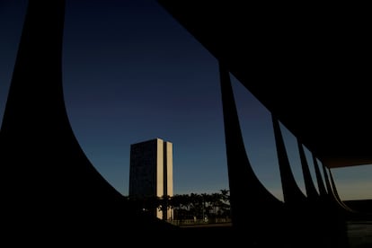 Prédio do Congresso Nacional visto do Supremo Tribunal Federal.