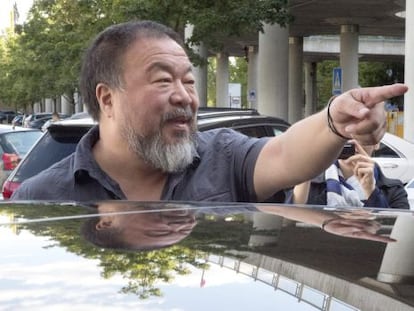 Ai Weiwei, el jueves a su llegada al aeropuerto de M&uacute;nich.