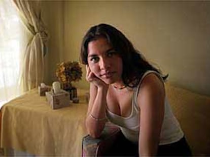 Gina López en su apartamento, en Valencia.