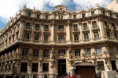 El SCH ha sido el primero en lanzar participaciones preferentes acogiéndose a la legislación española.