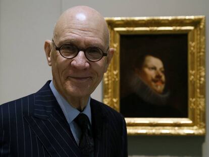 William B. Jordan, el pasado junio junto al &#039;Retrato de Felipe III&#039;, que don&oacute; al Museo del Prado.