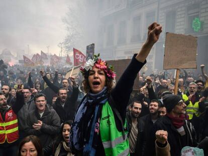 Protestas en Francia contra el plan del Gobierno para revisar el sistema de pensiones. 