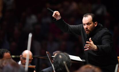 Andris Nelsons dirige a la Sinfónica de Boston en los Proms.