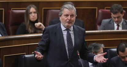 El ministro de Educaci&oacute;n, Cultura y Deporte, I&ntilde;igo M&eacute;ndez de Vigo, este mi&eacute;rcoles en el pleno del Congreso. 