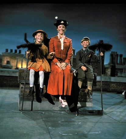 Puede que su nombre no diga nada, pero su rostro es uno de los más famosos de la historia del cine: él era el indómito Michael, uno de los dos hermanos a los que la niñera Mary Poppins (Robert Stevenson, 1964) alegraba la infancia. Participó en otras dos películas de Disney ('Las tres vidas de Tomasina', en 1964 y 'El abuelo está loco', en 1967), curiosamente junto a la misma actriz que hacía de su hermana en el famosísimo musical de Julie Andrews. Garber abandonó el cine y contrajo hepatitis durante un viaje a la India. Falleció en un hospital de Londres en 1977 a los 21 años, por las complicaciones causadas por la enfermedad.