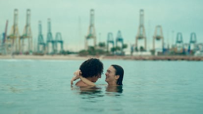 Ma?l Rouin-Berrandou y Alicia Falc, en el segundo captulo de la serie 'Dieciocho'.