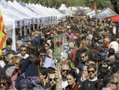 La ciudadan&iacute;a inund&oacute; el centro de Barcelona. En la imagen, la Rambla de Catalunya.