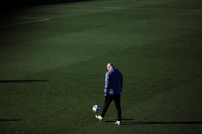 Leo Beenhakker conseguiu ficar 34 jogos sem perder na temporada 1988-89. Zidane igualou-o no duelo Real Madrid-Borussia e o superou três dias depois com a vitória contra o Deportivo. Contando as partidas do Mundial de Clubes, seu recorde é agora de 37.
