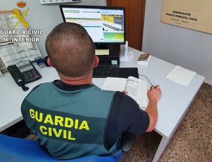 Guardia Civil de la demarcación de Chiva que ha investigado la explotación laboral.