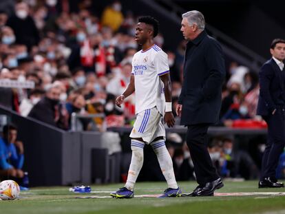 Vinicius, tras ser sustituido por Ancelotti este miércoles en San Mamés.