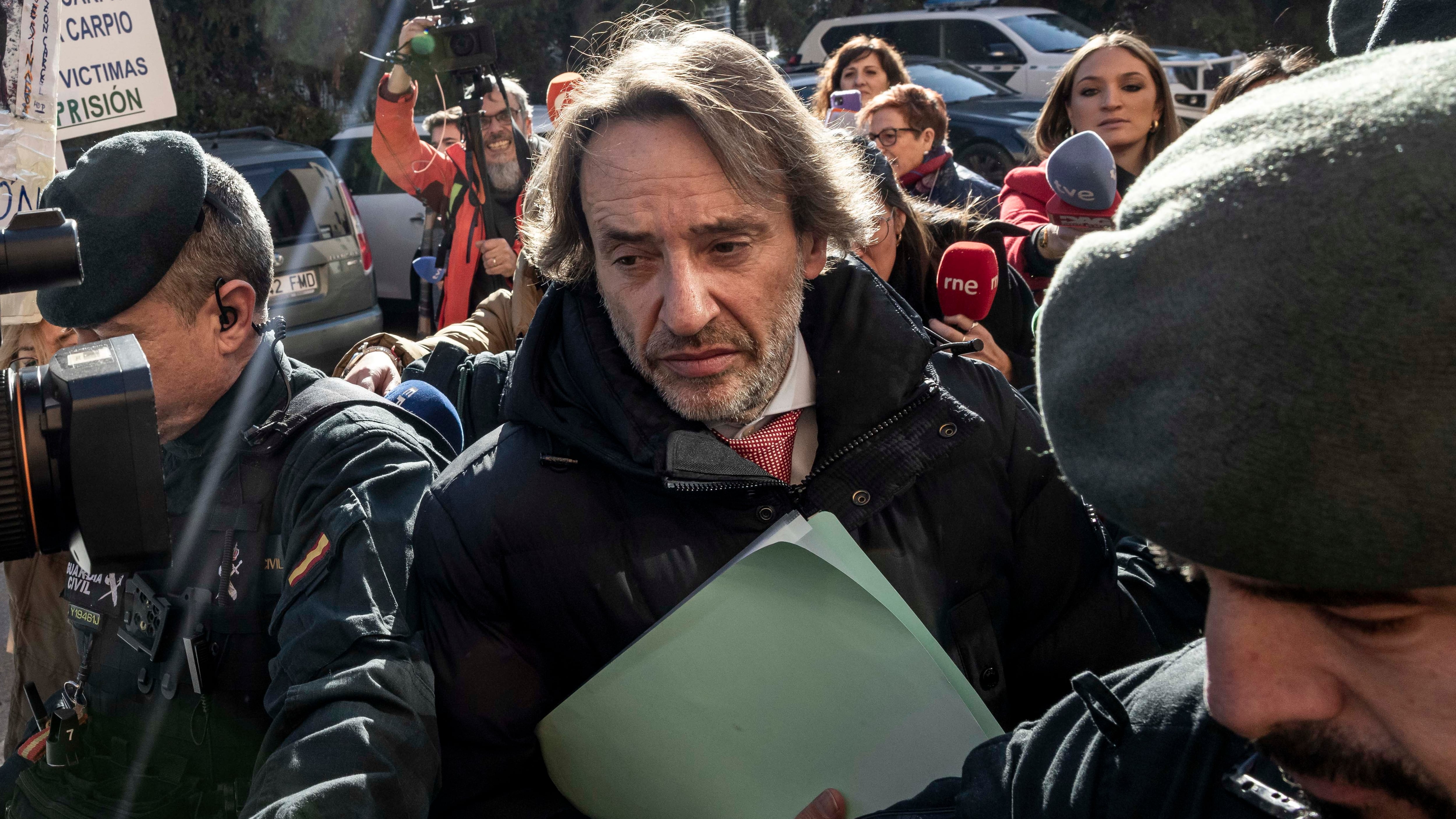 José Manuel Cuenca, quien fuera jefe de gabinete del expresident de la Generalitat Carlos Mazón, a su salida del juzgado de Catarroja (Valencia), el pasado enero. 