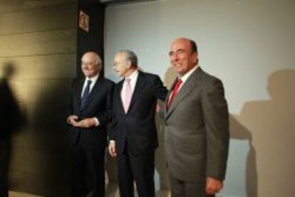 Los presidentes de BBVA, CaixaBank y Santander, Francisco Gonzalez, Isidro Faine y Emilio Botin.