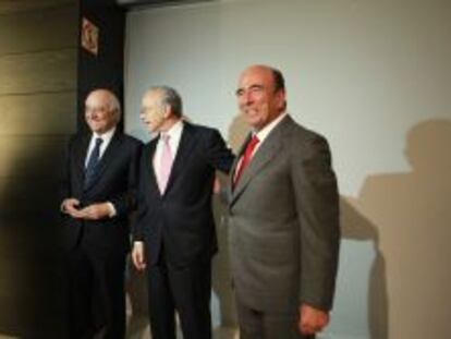 Los presidentes de BBVA, CaixaBank y Santander, Francisco Gonzalez, Isidro Faine y Emilio Botin.