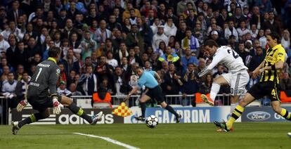 Higuain falla una ocasión ante Weidenfeller