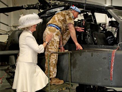 Carlos de Inglaterra y Camilla Parker Bowles, ayer.