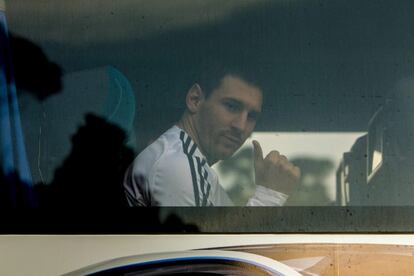Messi saluda a los aficionados en Guatemala.