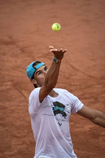 Nadal, durante su entrenamiento en Roland Garros.