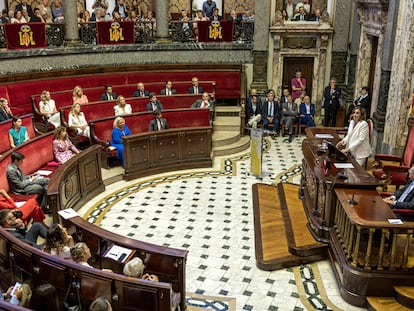 La actual corporación municipal en el salón de plenos del Ayuntamiento de Valencia.