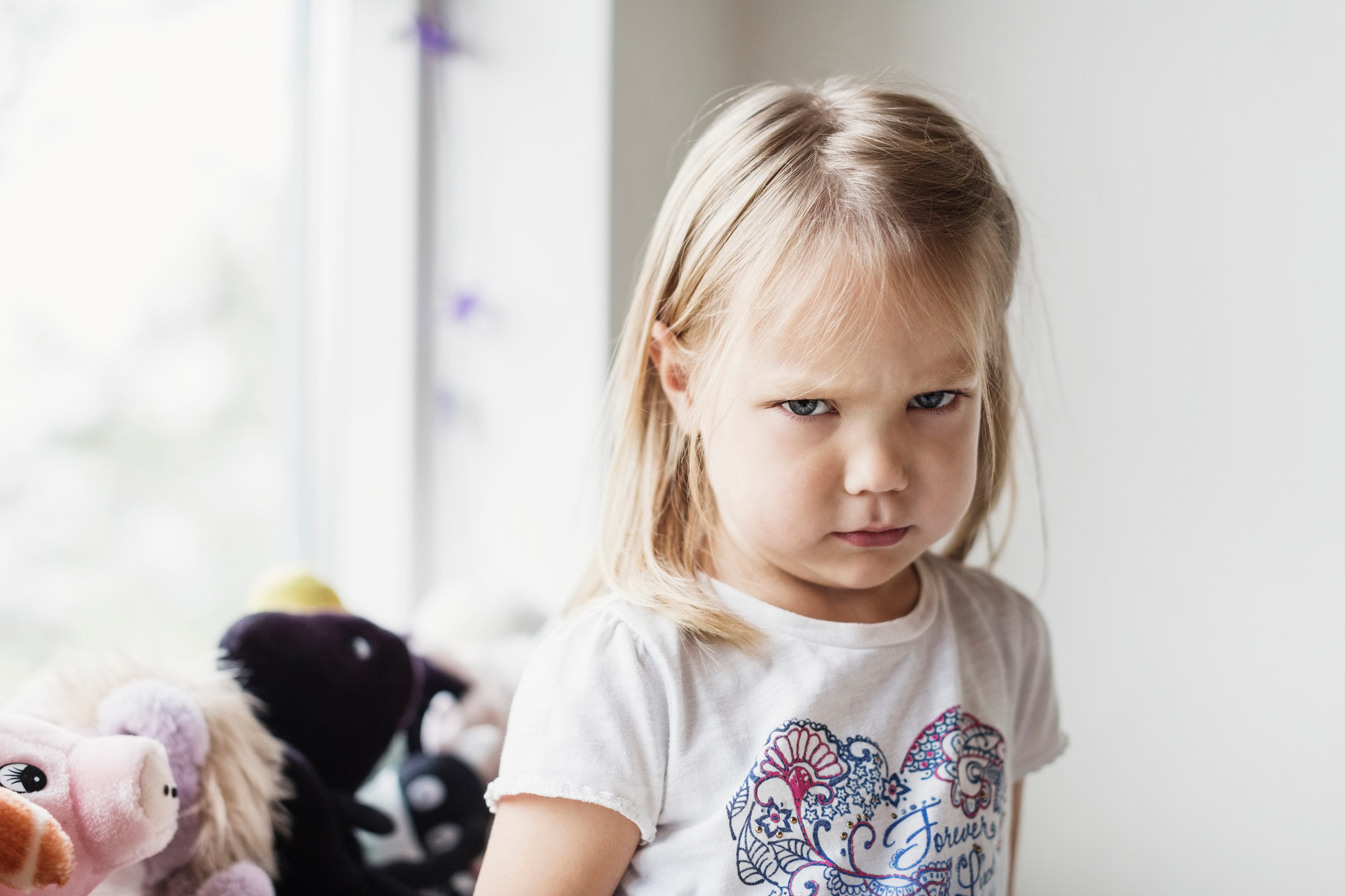 Consejos para hacer frente al enfado de tu hijo: diálogo y escucha activa 