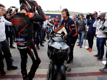 Jorge Lorenzo, el dia que provó la Honda por vez primera en Valencia.