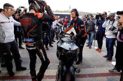 Jorge Lorenzo, el dia que provó la Honda por vez primera en Valencia.