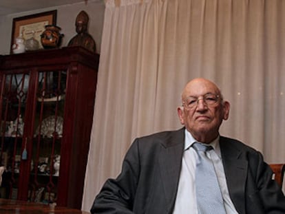Francisco Rodríguez Adrados.