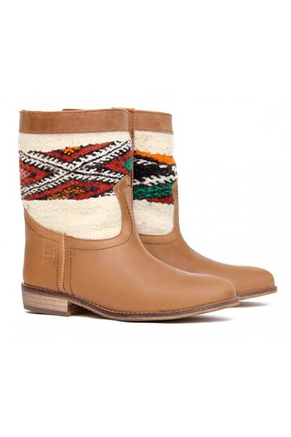 Botines hechos a mano con kilim, de Howsty (209 euros)